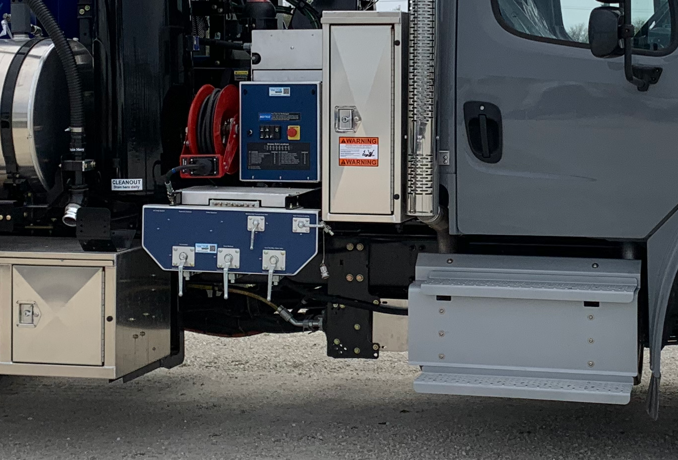 iMPACT side control panel Crop